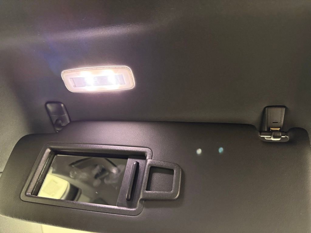 Used 2024 Porsche Macan image 37