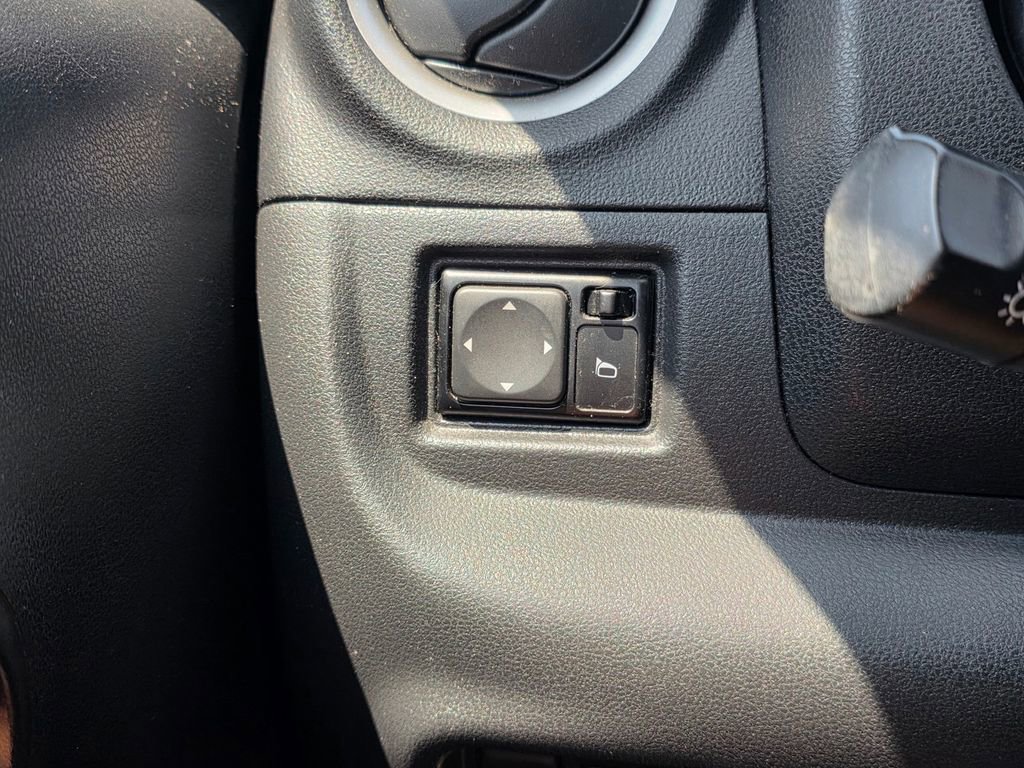 Used 2019 Nissan Versa SV FWD image 33