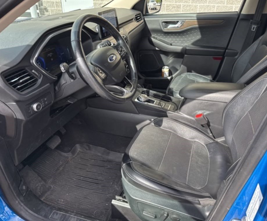 Used 2020 Ford Escape Titanium AWD/4WD image 18