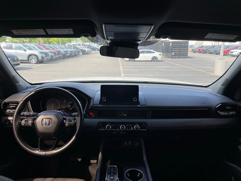 Certified 2025 Honda Pilot Sport image 10