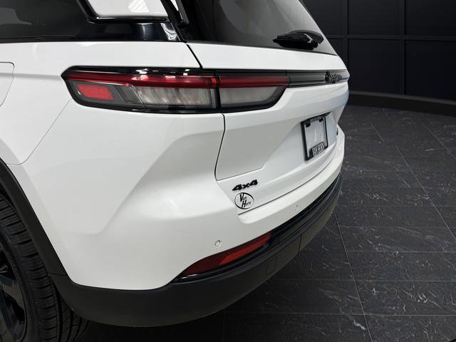 Used 2023 Jeep Grand Cherokee Limited w/ Luxury Tech Group II image 34