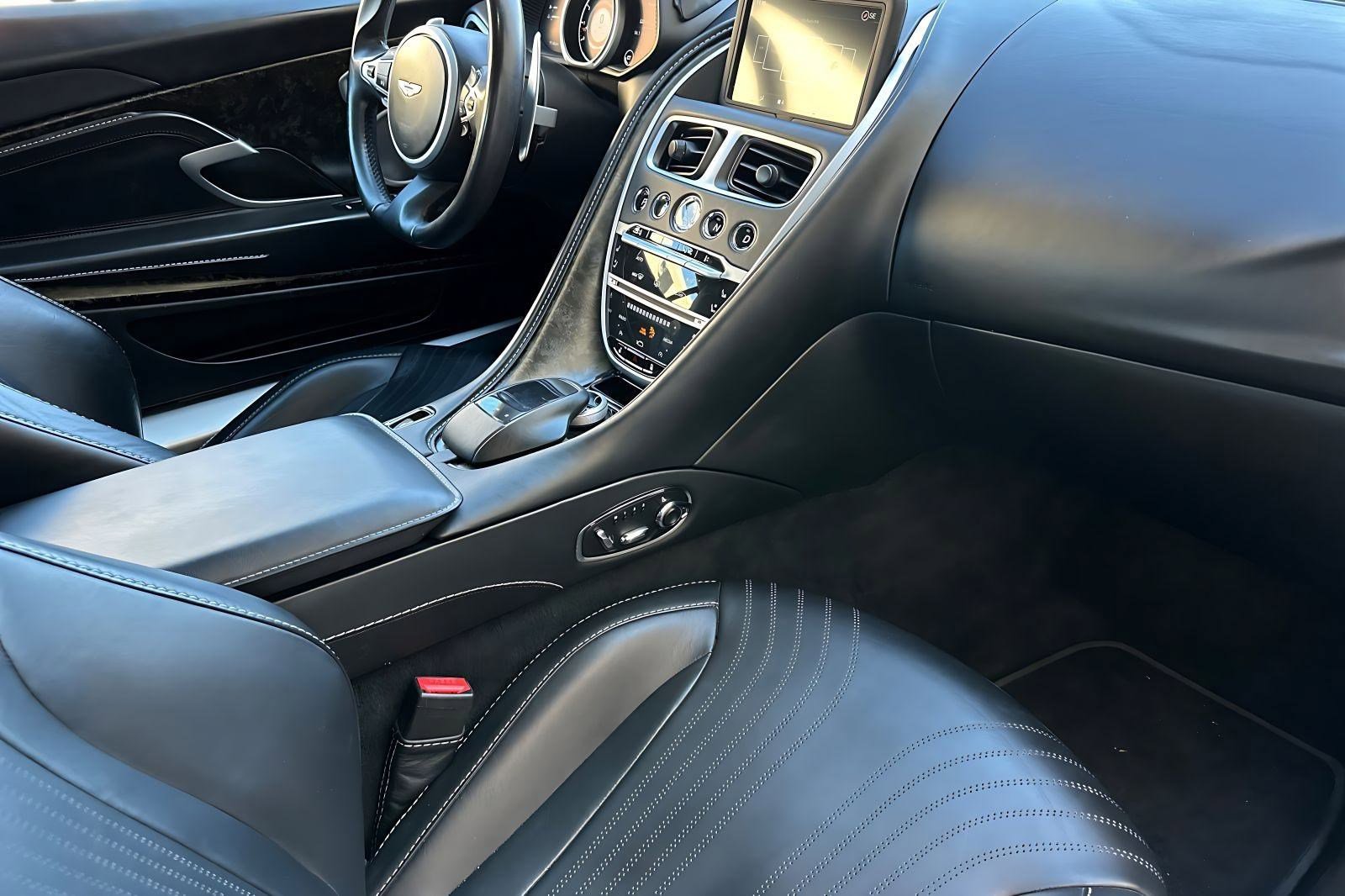 Used 2018 Aston Martin DB11 V12 image 19