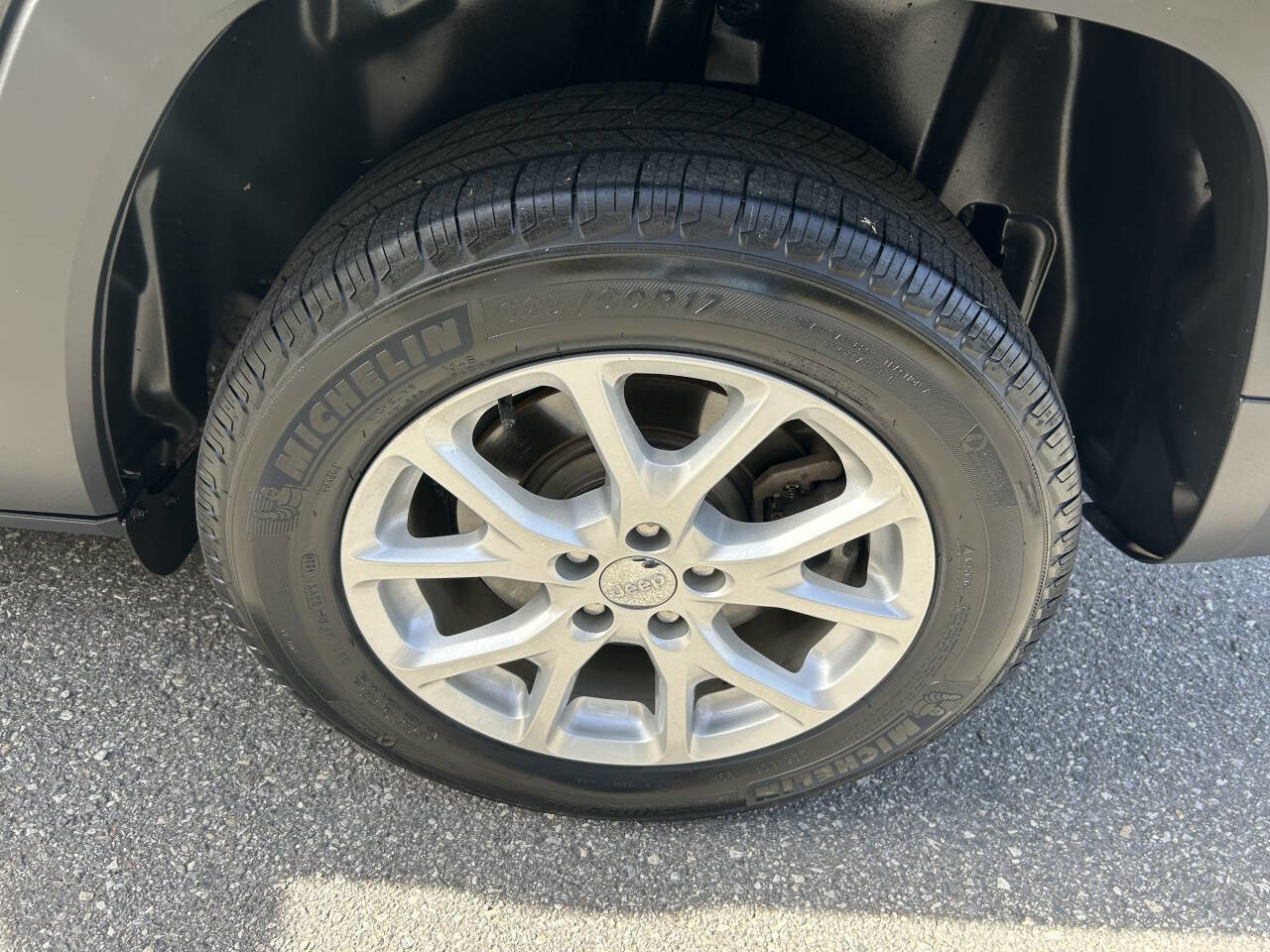 Used 2016 Jeep Cherokee Latitude image 15