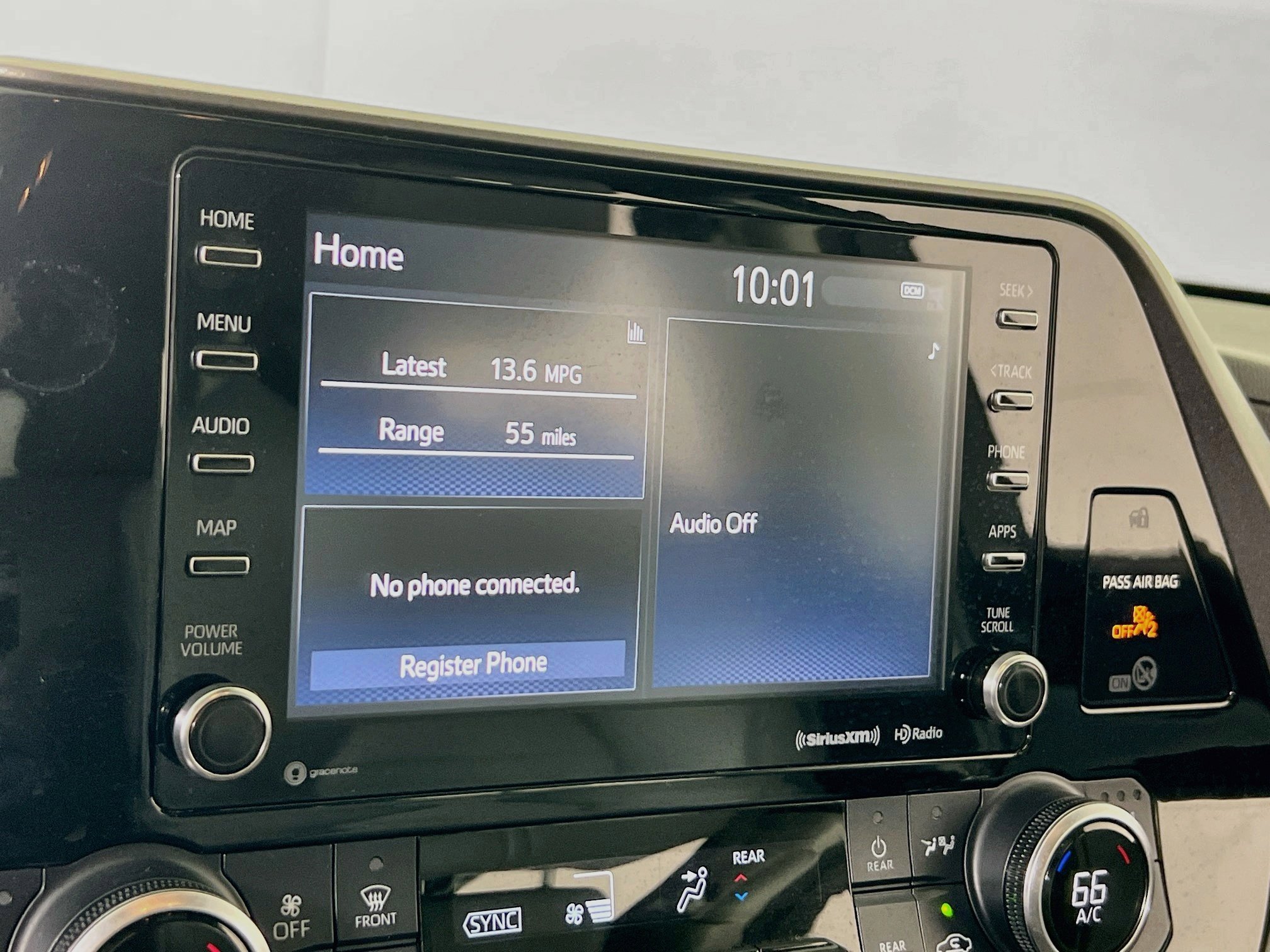 Used 2021 Toyota Highlander XLE AWD/4WD image 14