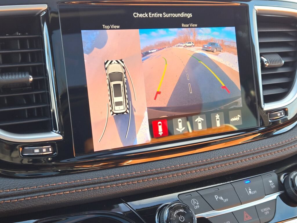 New 2026 Chrysler Pacifica Pinnacle AWD/4WD image 25