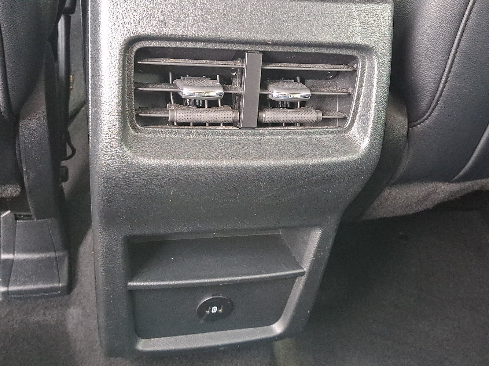 Used 2024 Ford Edge SEL AWD/4WD image 13