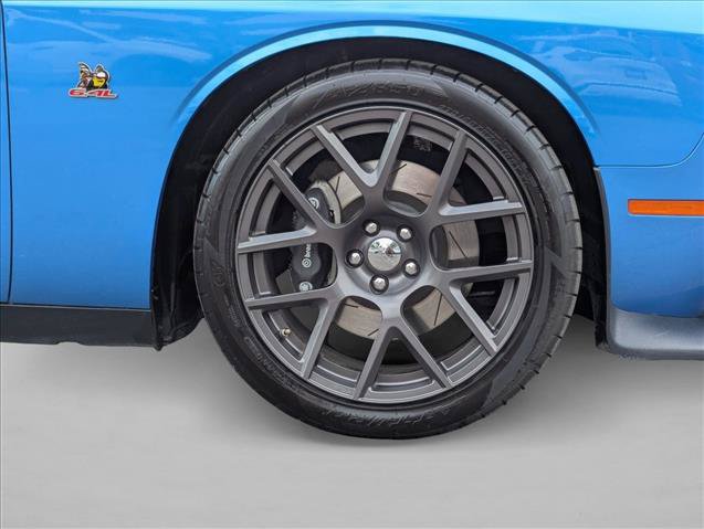 Used 2016 Dodge Challenger R/T Scat Pack w/ Leather Interior Group RWD image 21