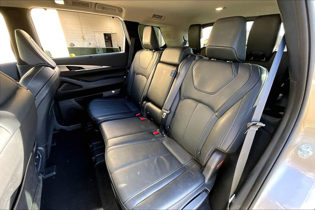 Certified 2023 INFINITI QX60 Luxe image 30