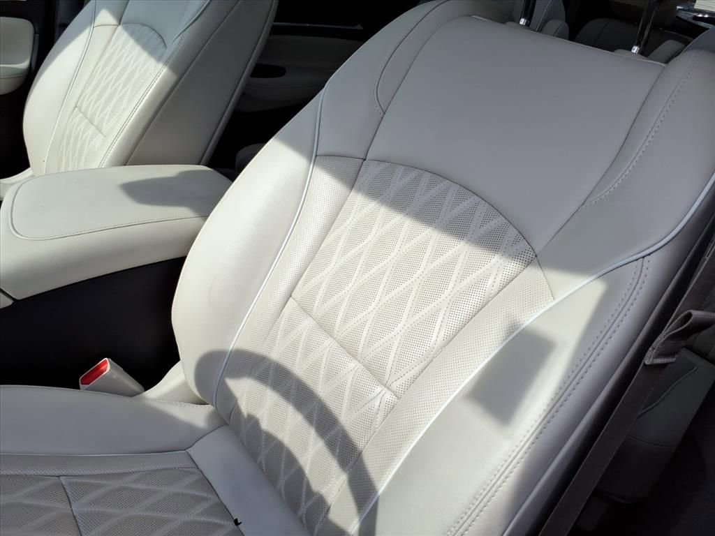 Used 2022 Buick Enclave Avenir w/ Avenir Technology Package image 14