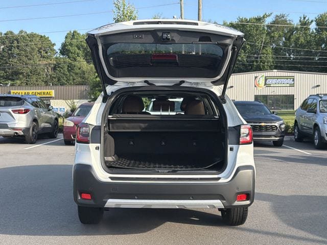 Used 2025 Subaru Outback Touring XT AWD/4WD image 14