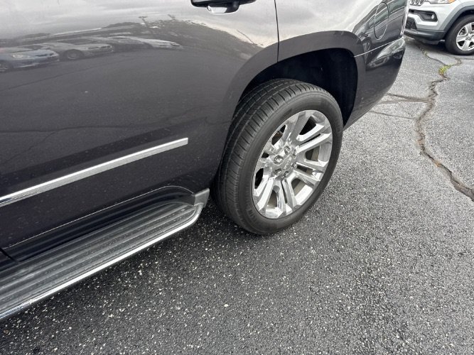 Used 2017 GMC Yukon SLT w/ Premium Edition AWD/4WD image 8