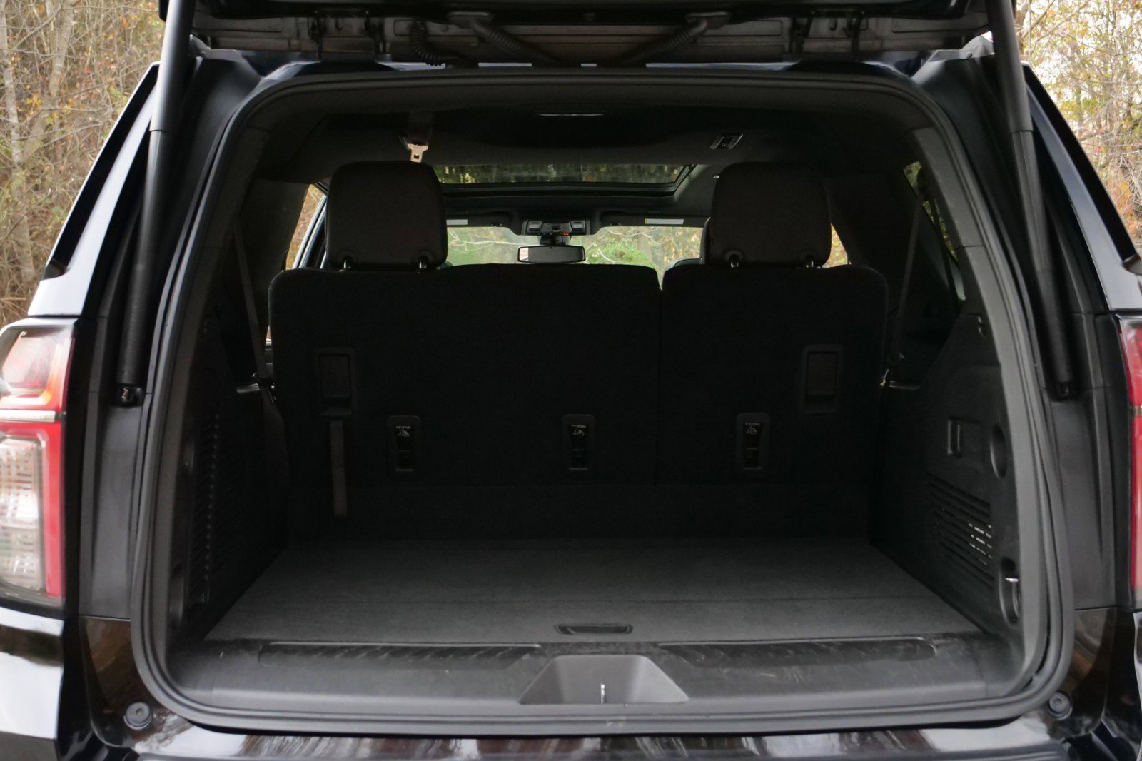 Used 2021 Chevrolet Suburban LT image 30