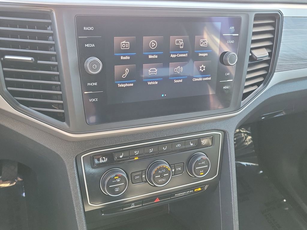 Used 2020 Volkswagen Atlas Cross Sport SE w/ Panoramic Sunroof Package image 13