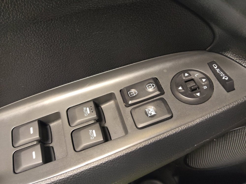 Used 2017 Kia Forte S w/ S Technology Package image 27