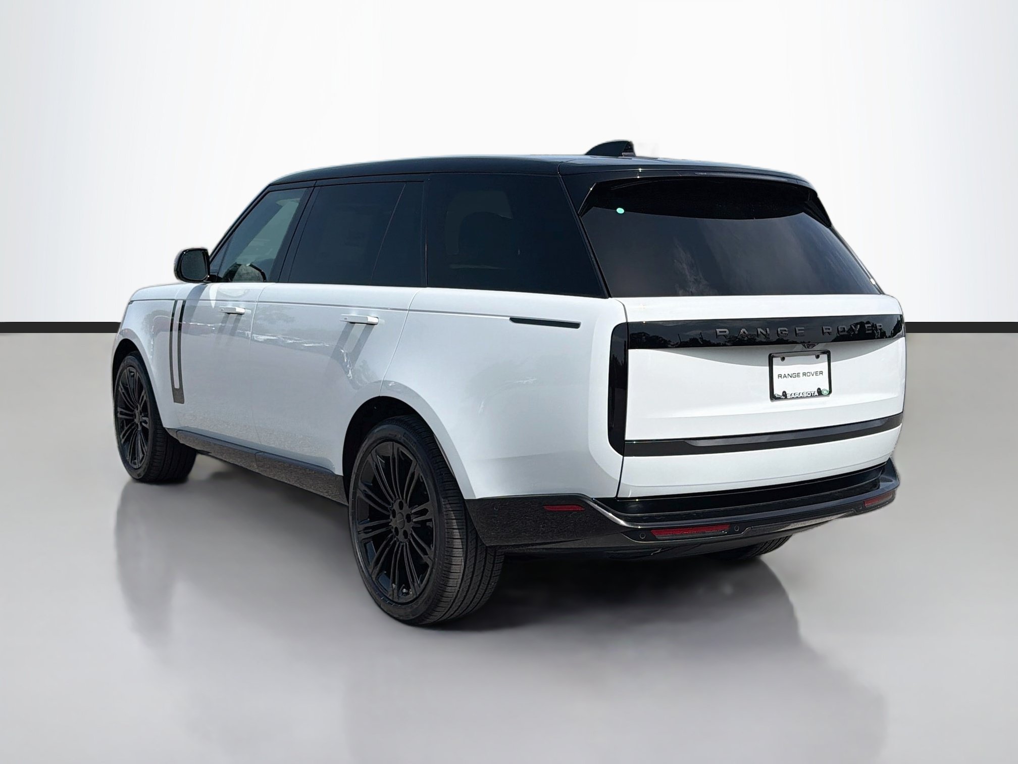 New 2026 Land Rover Range Rover Long Wheelbase SE AWD/4WD image 3