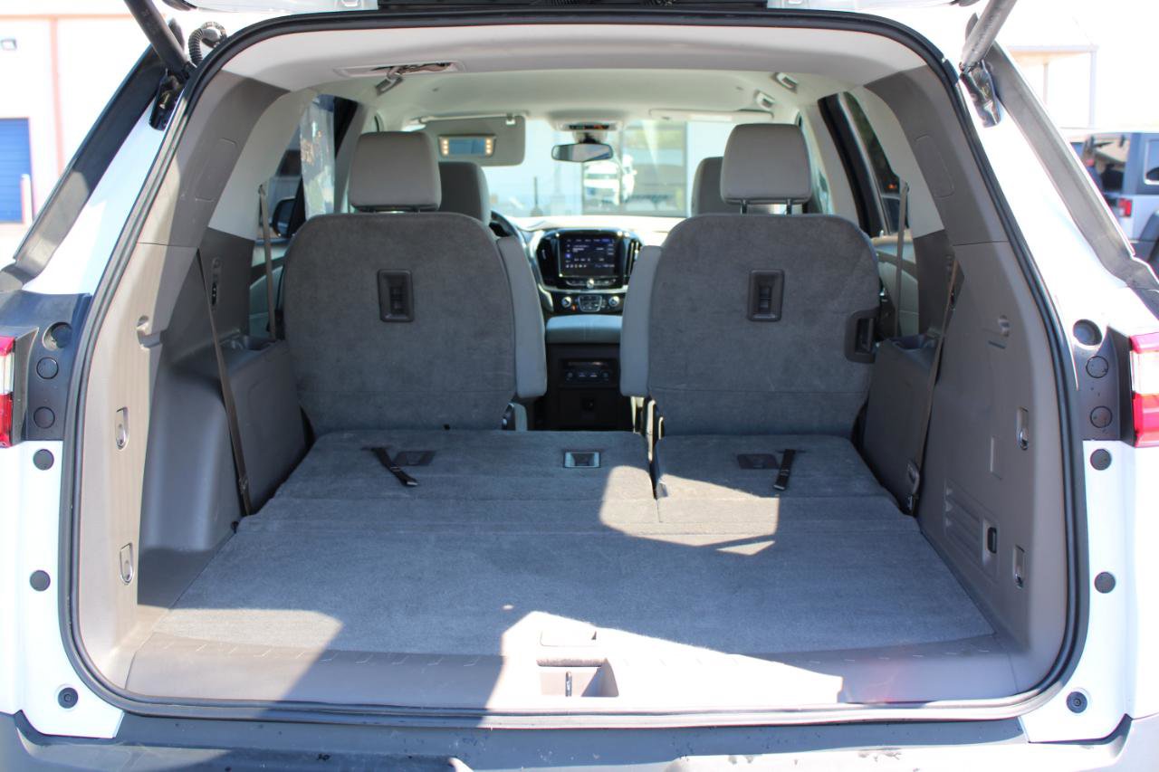 Used 2020 Chevrolet Traverse LT w/ Driver Confidence II Package AWD/4WD image 10