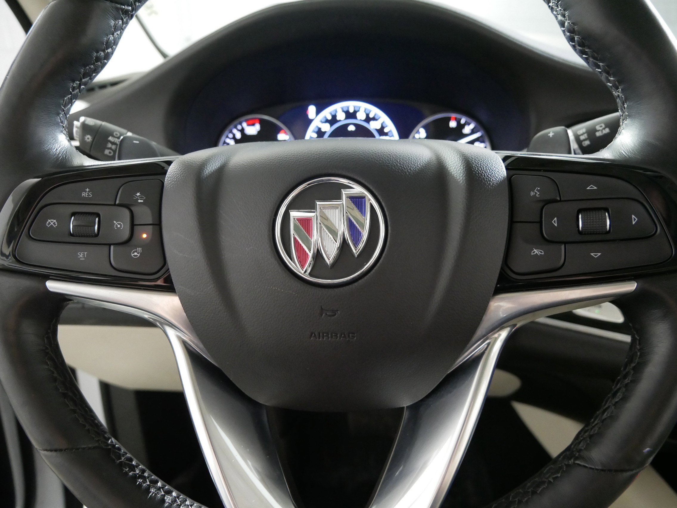 Certified 2023 Buick Enclave Avenir w/ Avenir Technology Package image 25