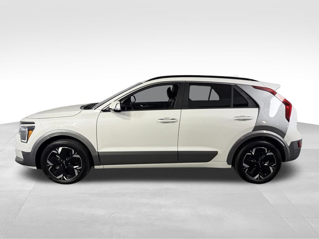Used 2023 Kia Niro Wave w/ Wave Preserve Package FWD image 9