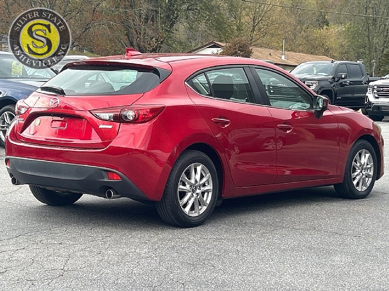 Used 2016 MAZDA MAZDA3 i Touring w/ Popular Equipment Package image 6