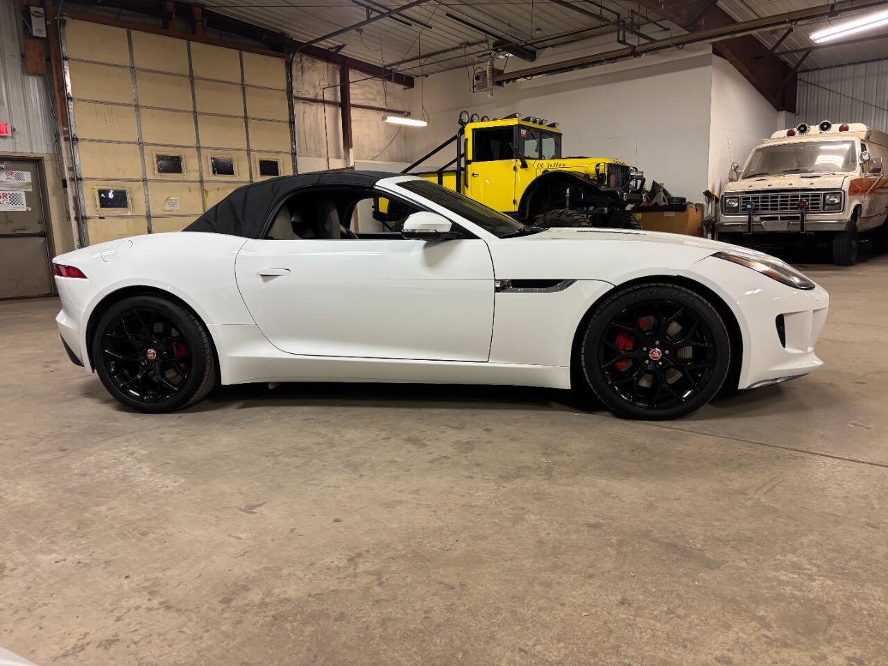 Used 2014 Jaguar F-TYPE Convertible RWD image 7
