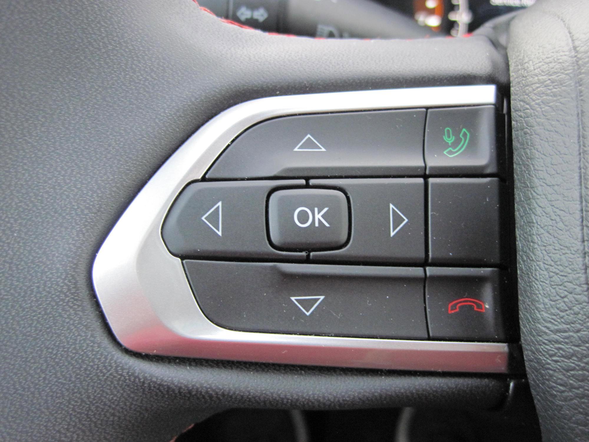 Used 2023 Jeep Compass Trailhawk image 14