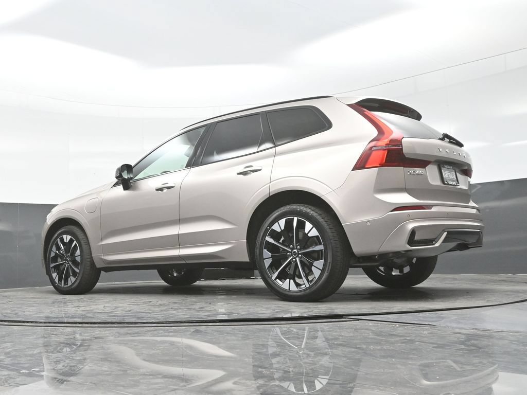 New 2026 Volvo XC60 T8 Plus w/ Protection Package Premier AWD/4WD image 28