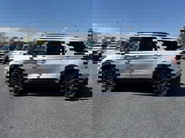 New 2026 Ford Explorer ST-Line image 2