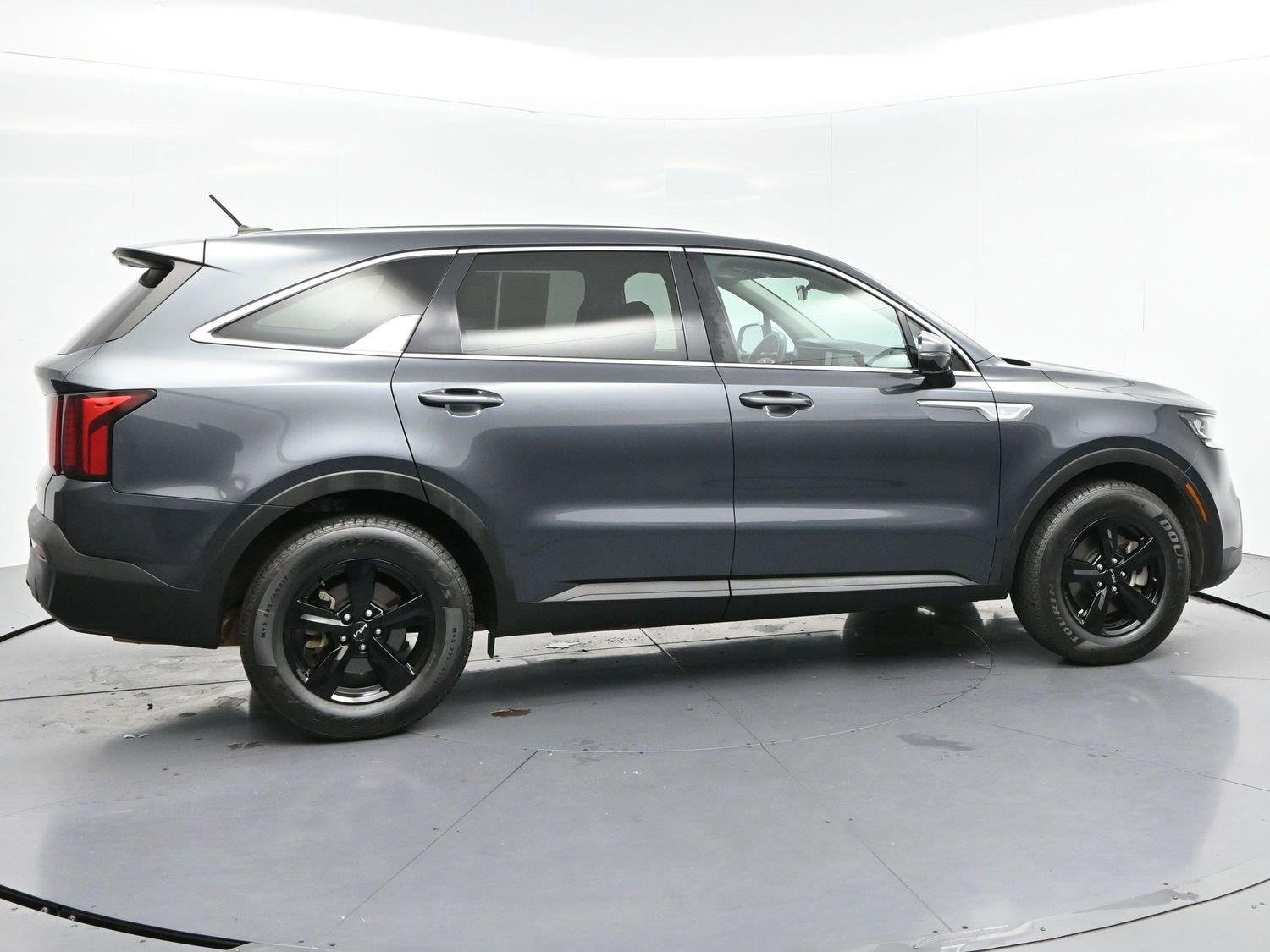 Used 2022 Kia Sorento LX FWD image 8