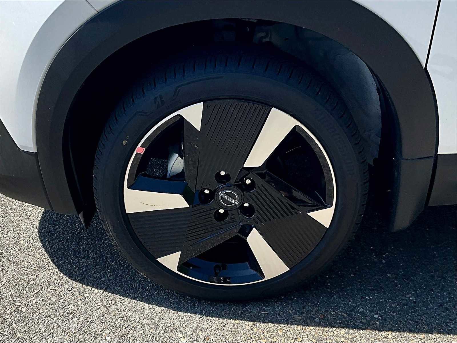 New 2025 Nissan Kicks SR image 7