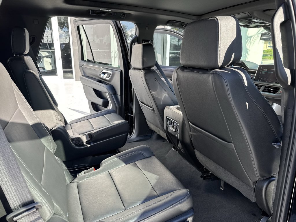 Used 2023 Chevrolet Tahoe Z71 w/ Luxury Package AWD/4WD image 33