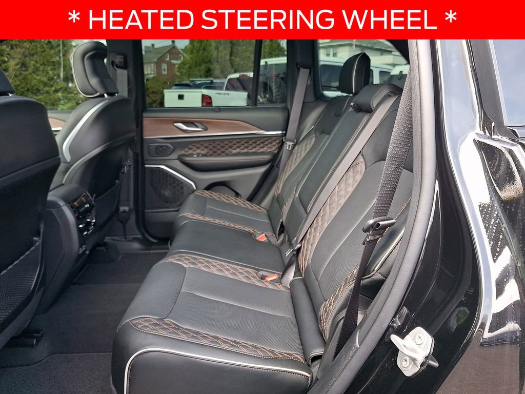 Used 2025 Jeep Grand Cherokee Summit w/ Obsidian Package image 10