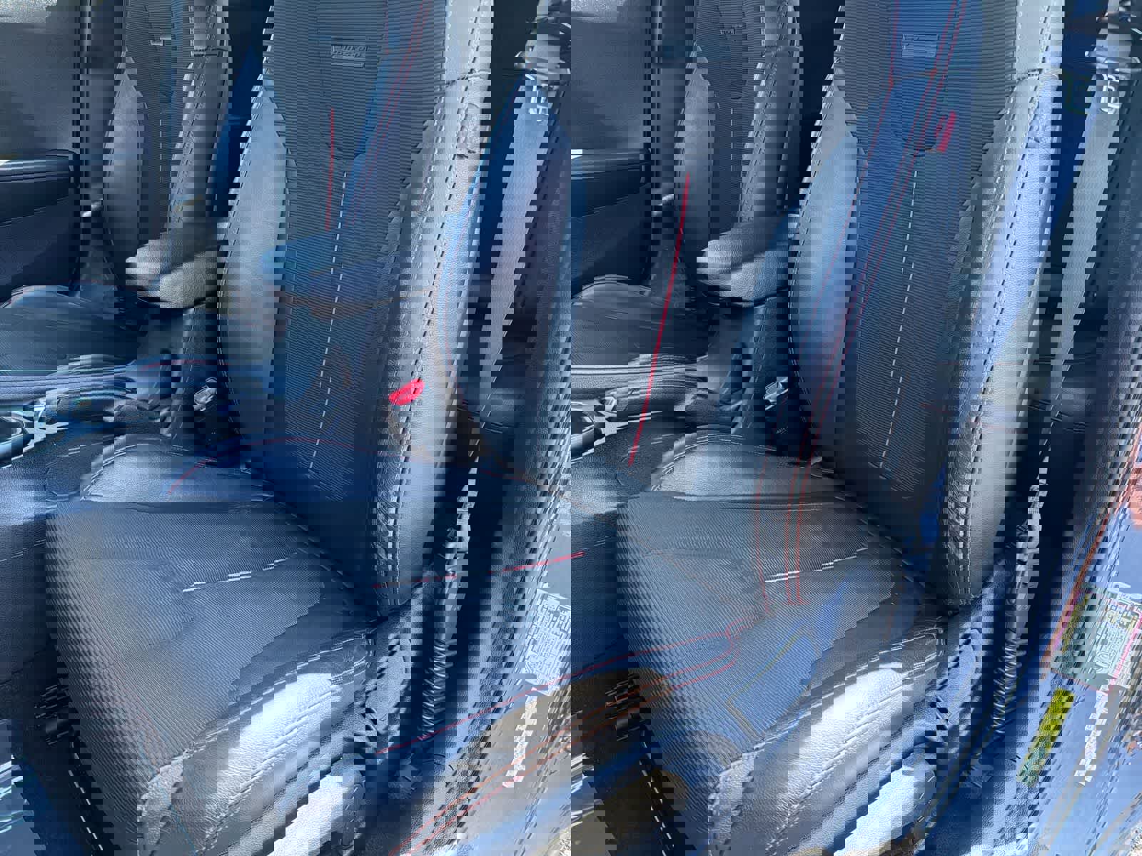 Used 2019 Hyundai Veloster 2.0 Premium image 17