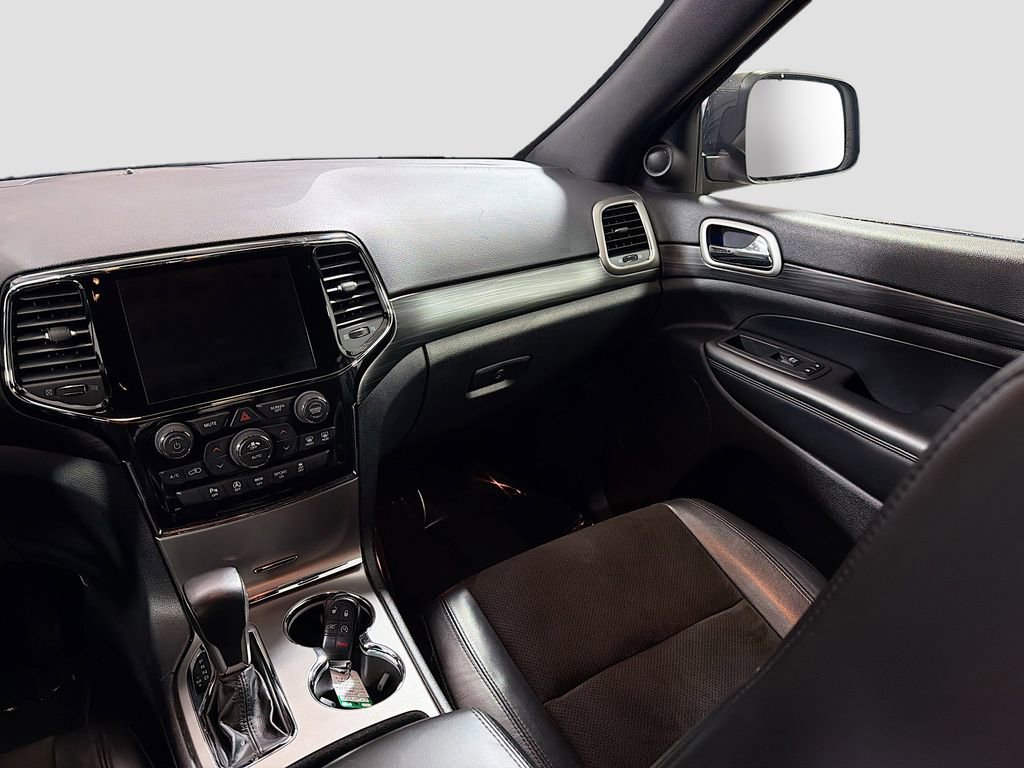 Used 2020 Jeep Grand Cherokee Altitude RWD image 24