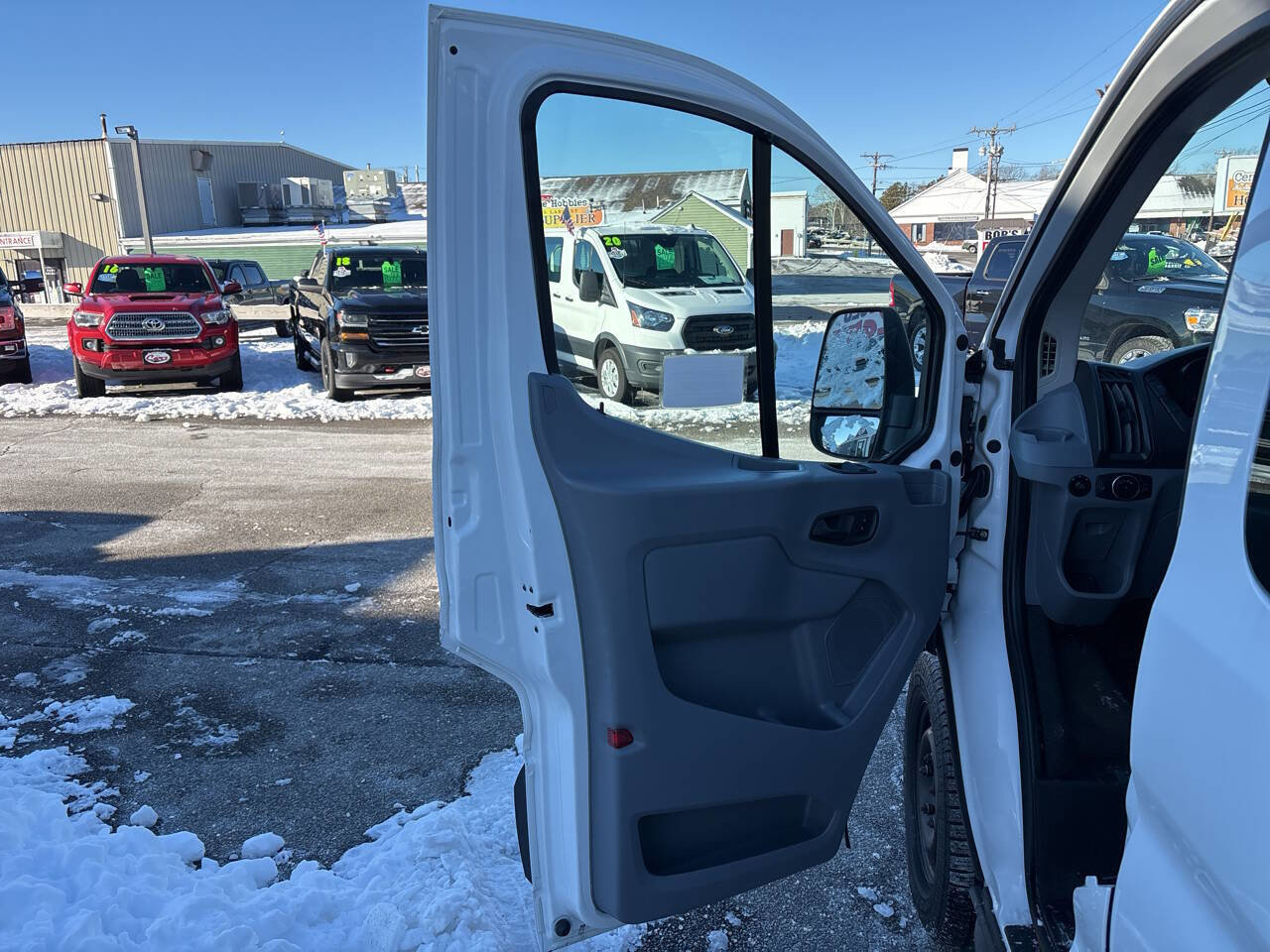 Used 2017 Ford Transit 350 XLT image 18