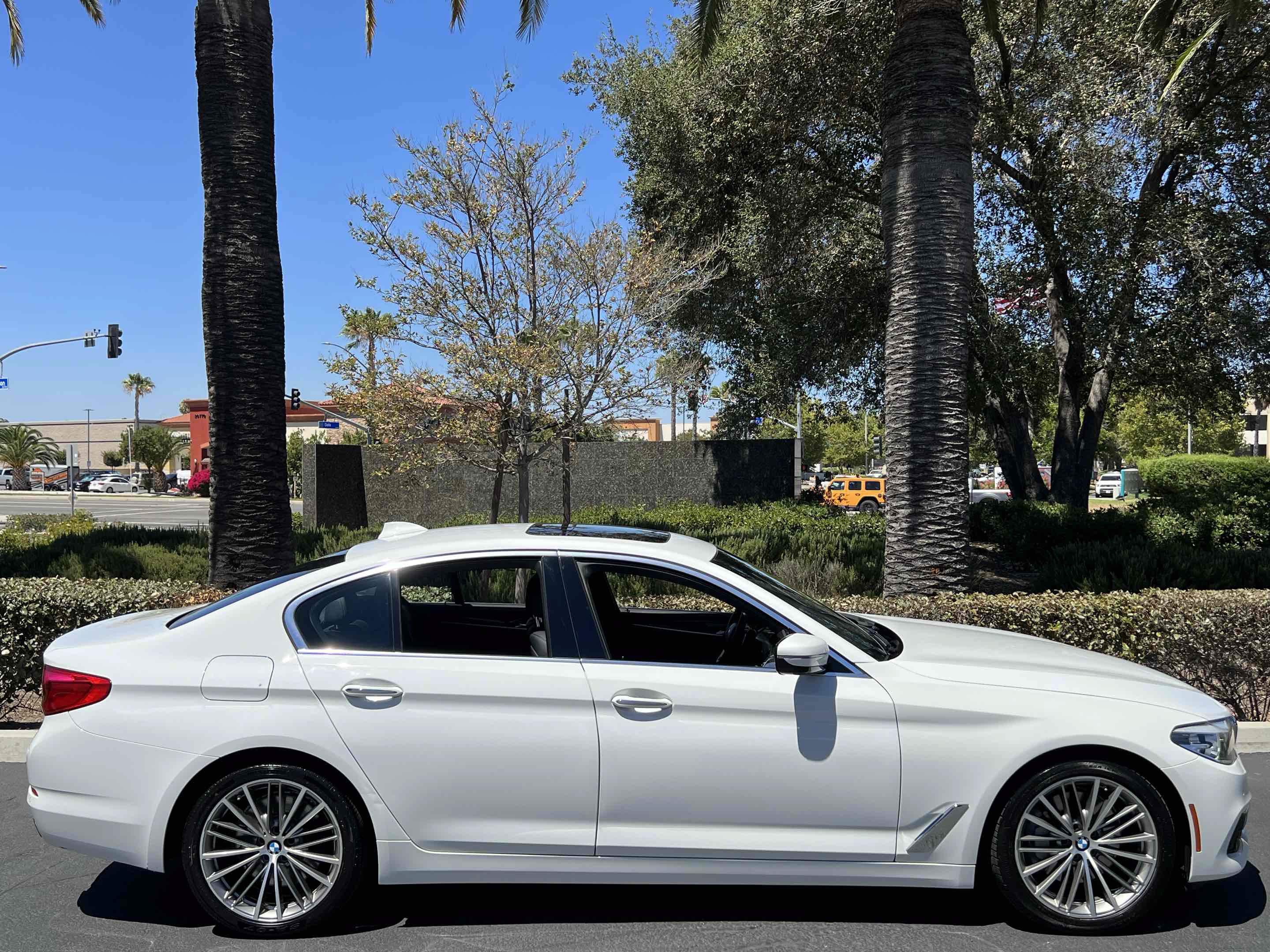 Used 2017 BMW 540i RWD image 15