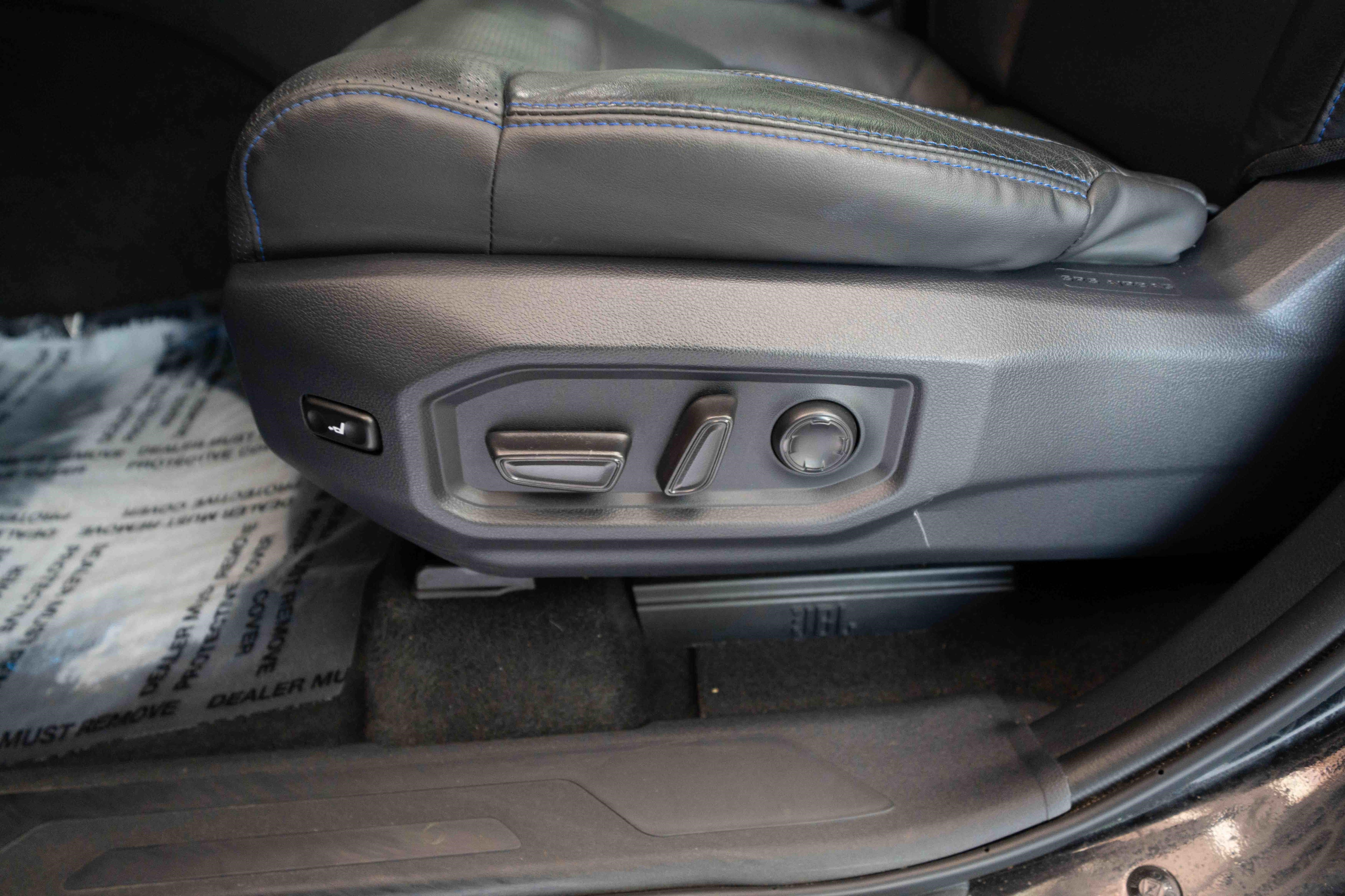 Used 2022 Toyota Tundra Platinum w/ Advanced Package AWD/4WD image 12