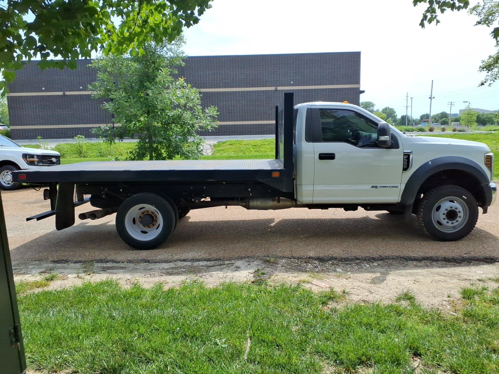 Used 2019 Ford F550 2WD Regular Cab Super Duty image 10