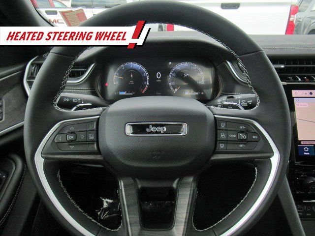 New 2025 Jeep Grand Cherokee Limited w/ Luxury Tech Group II image 15