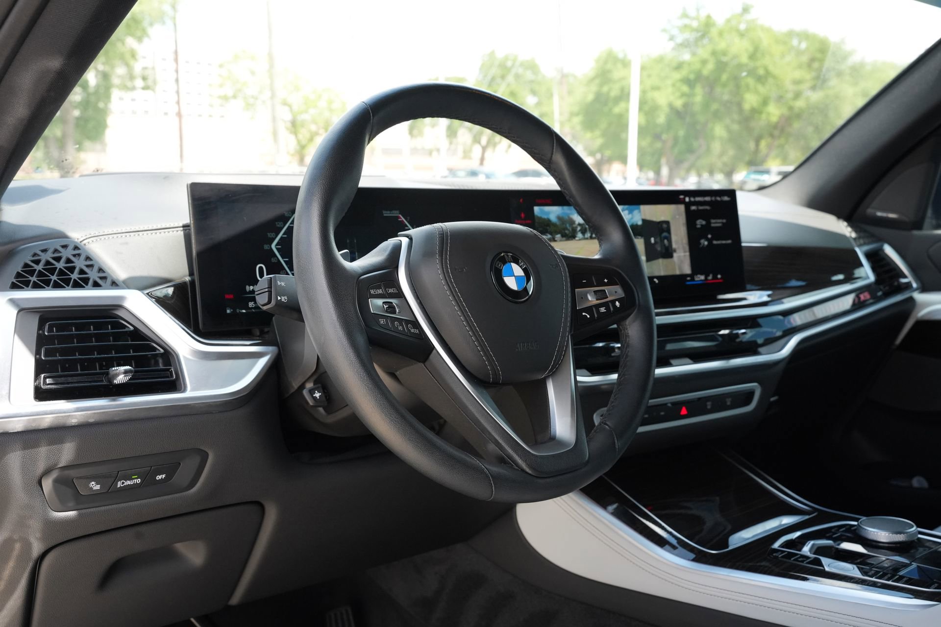 Used 2024 BMW X5 sDrive40i w/ Premium Package image 14