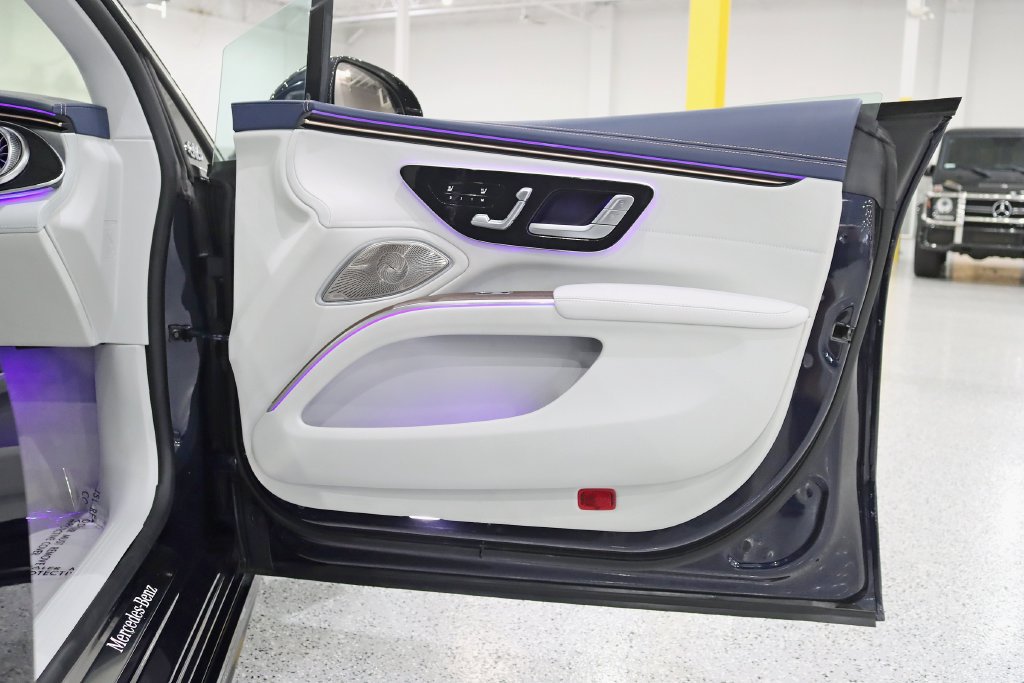 Used 2023 Mercedes-Benz EQS 580 4MATIC Sedan image 37