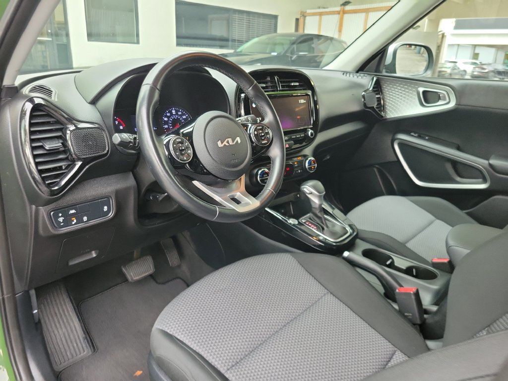 Certified 2022 Kia Soul X-Line FWD image 17
