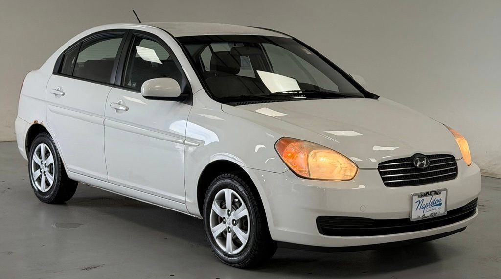 Used 2011 Hyundai Accent GLS w/ Premium Pkg 4 FWD image 6