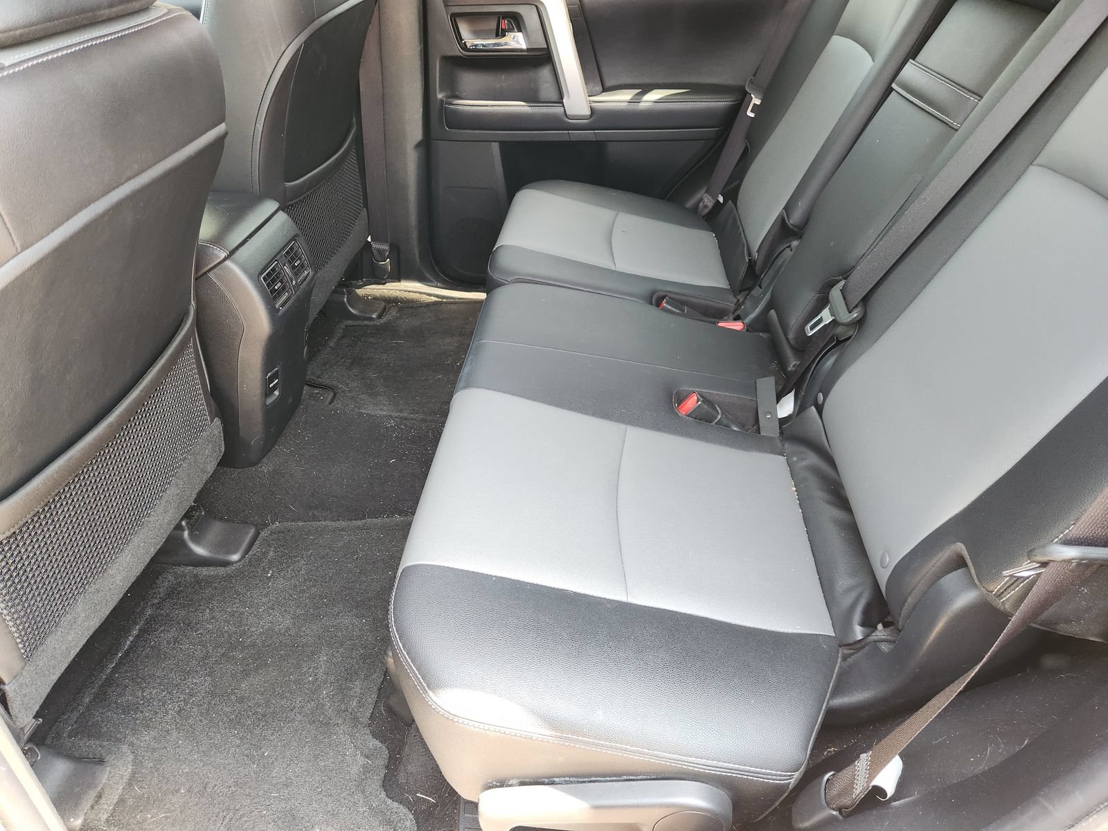 Used 2018 Toyota 4Runner SR5 Premium AWD/4WD image 35