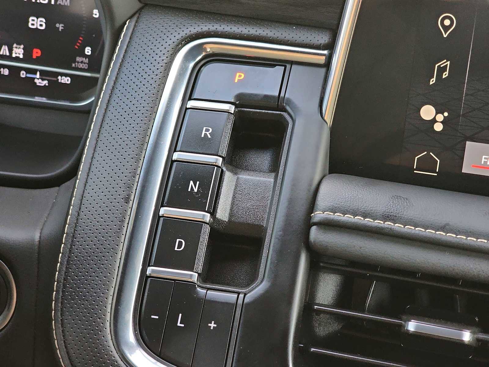 Used 2023 GMC Yukon SLT image 21