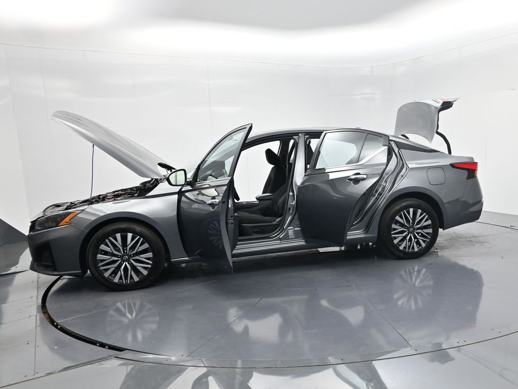 Used 2024 Nissan Altima 2.5 SV image 68