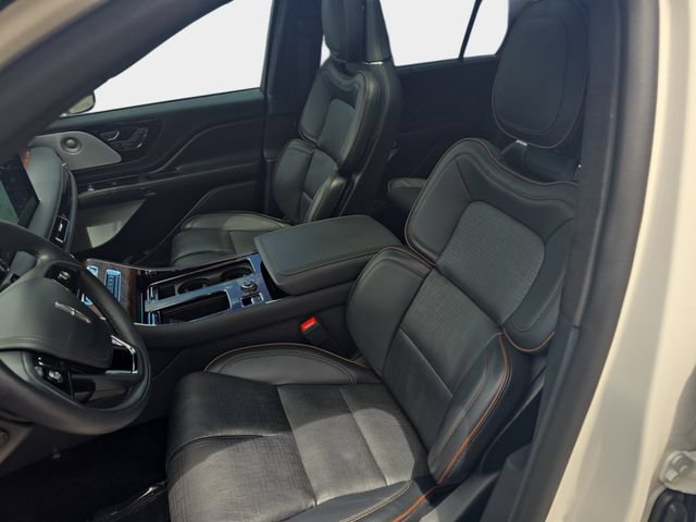 Used 2025 Lincoln Aviator Black Label w/ Jet Appearance Package AWD/4WD image 19
