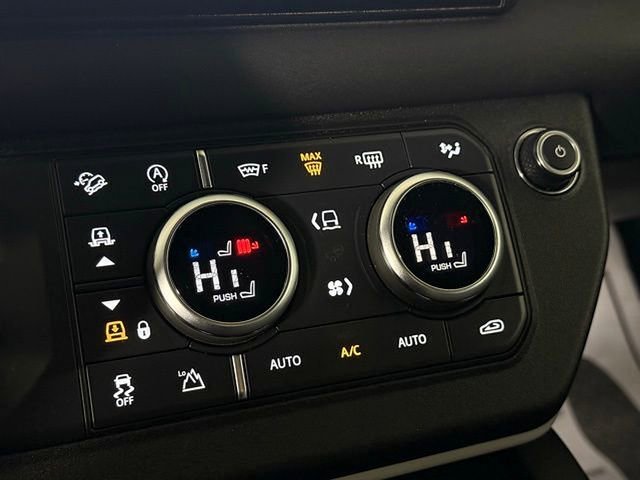 Certified 2024 Land Rover Defender 110 SE image 38
