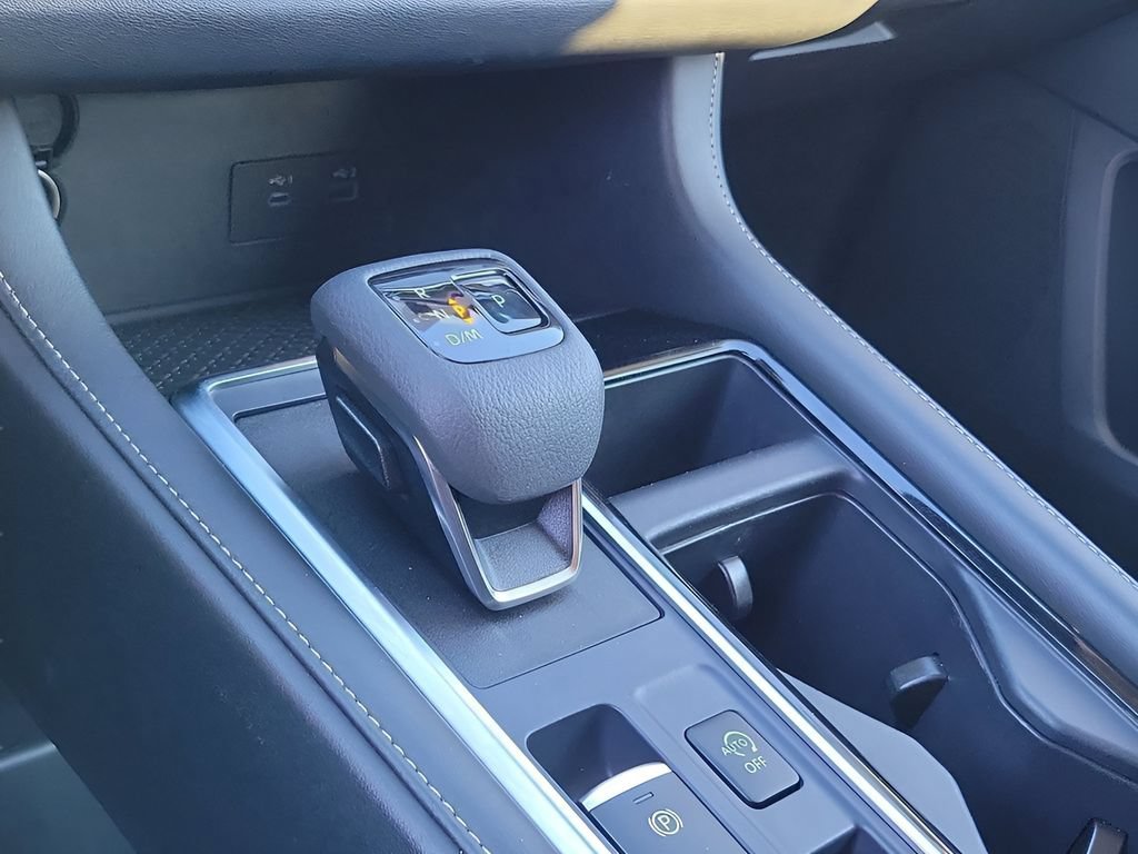 Used 2024 Nissan Pathfinder SV FWD image 30