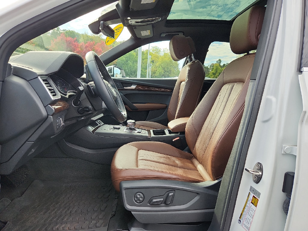 Used 2019 Audi Q5 2.0T Premium w/ Convenience Package AWD/4WD image 19