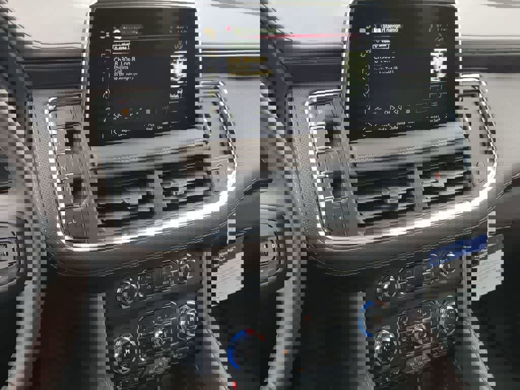 Used 2023 GMC Yukon XL SLT w/ SLT Luxury Package image 27